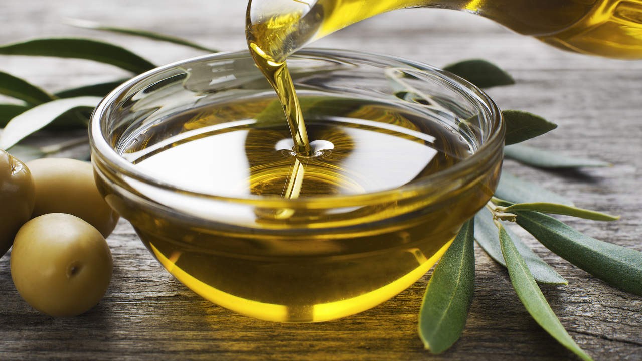 Commercial uses of fats (with emphasis on shortening value of different fats)