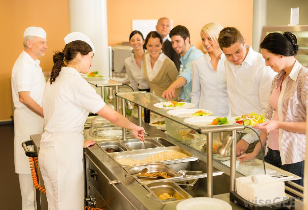 Navigating Business Dining The Key To Exceptional Food Management WPPGA   Diners At A Buffet 