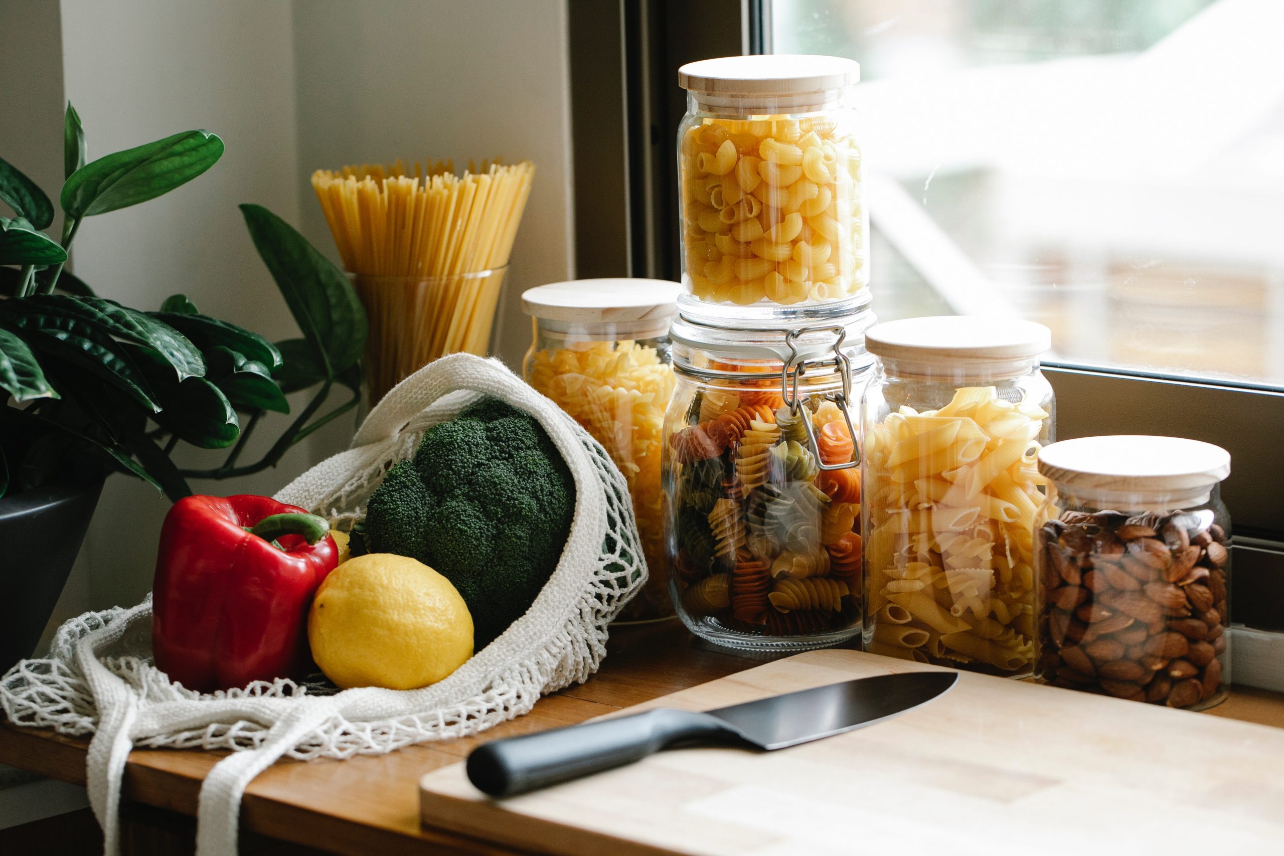 Classification of Nutrients: Exploring the Six Essential Components of a Healthy Diet