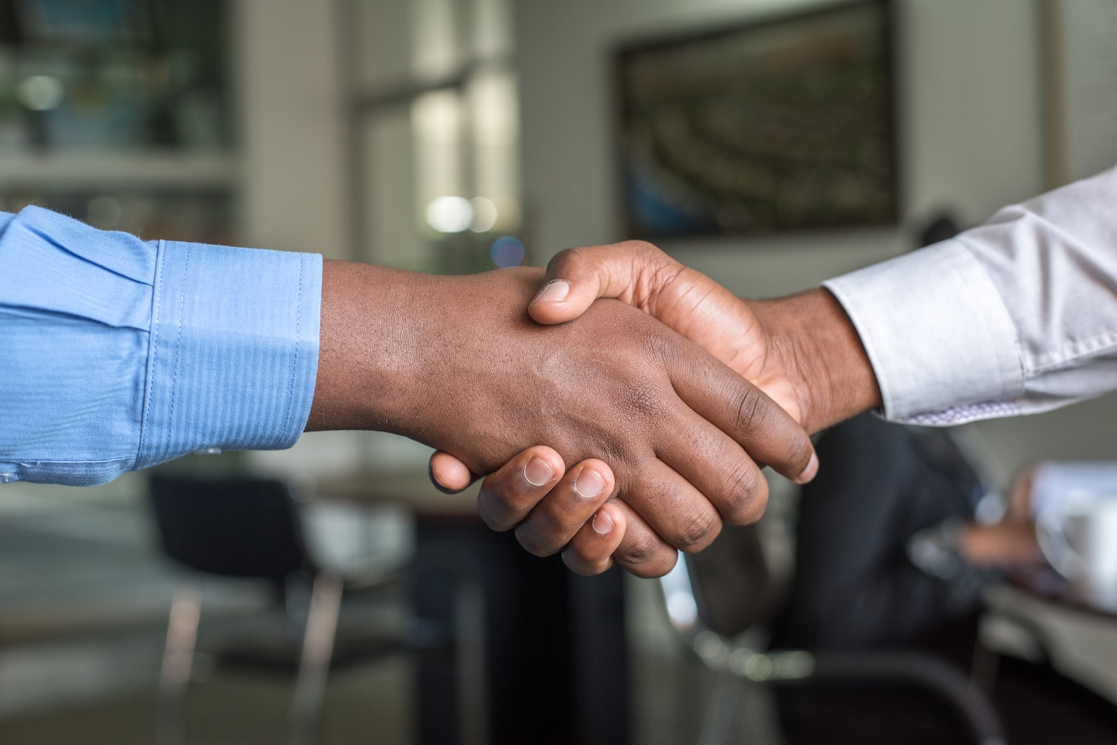 Essential requirements of a contract, types of contract, their comparative advantages and disadvantages.